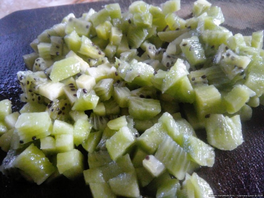 Салат с говядиной огурцом и пекинской капустой