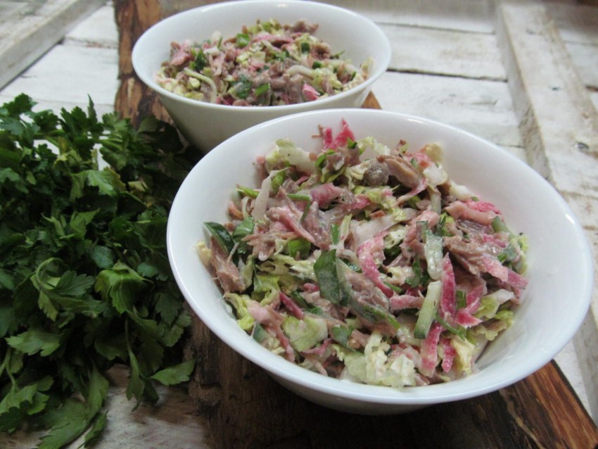 Салат с капустой и редькой