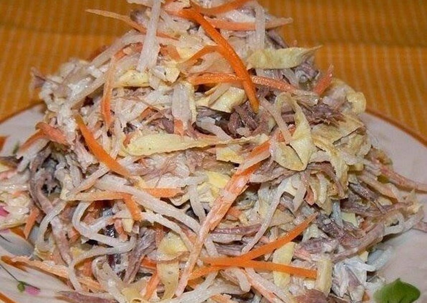 Салат с редькой дайкон и мясом