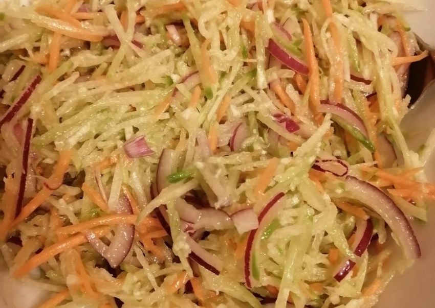 Салат из редьки с луком