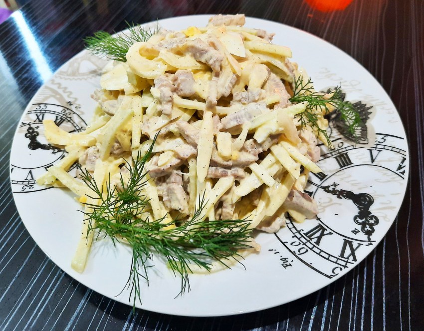 Салат с чёрной редькой и мясом