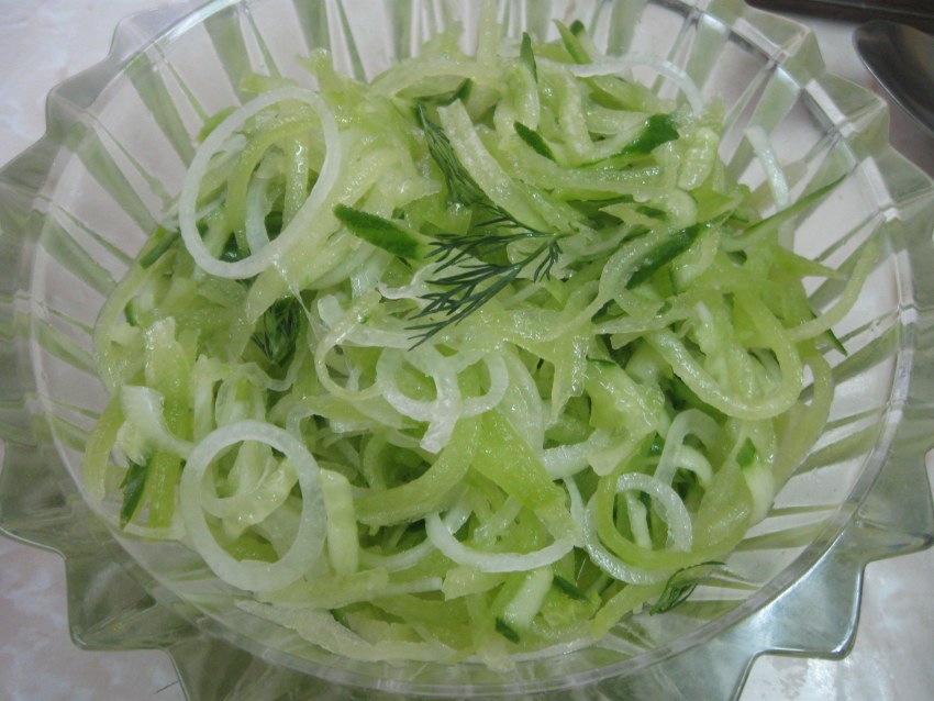 Салат зел редьки