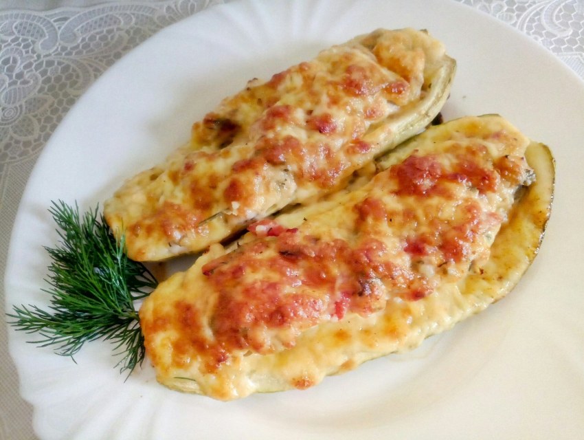 Фаршированные кабачки лодочки
