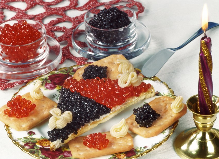 Тарталетки с икрой красной и черной