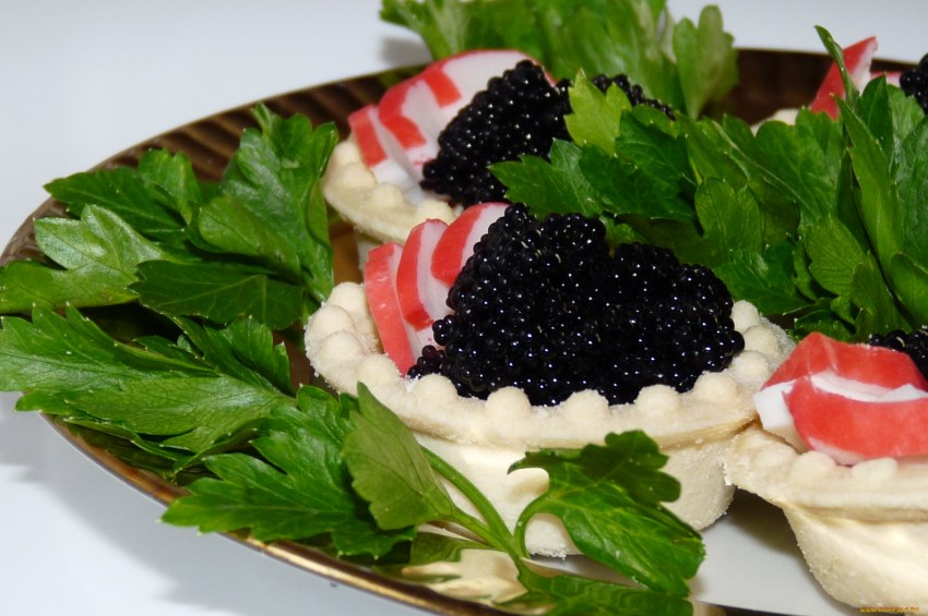 Канапе с паюсной икрой