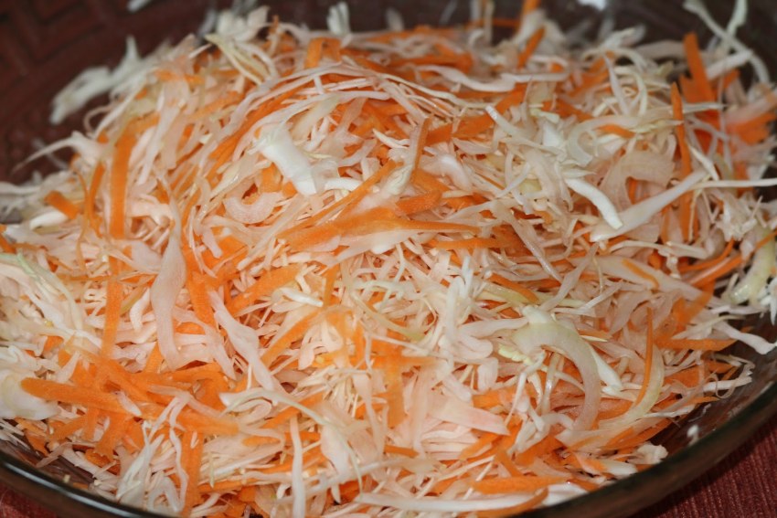 Салат с капустой и морковью