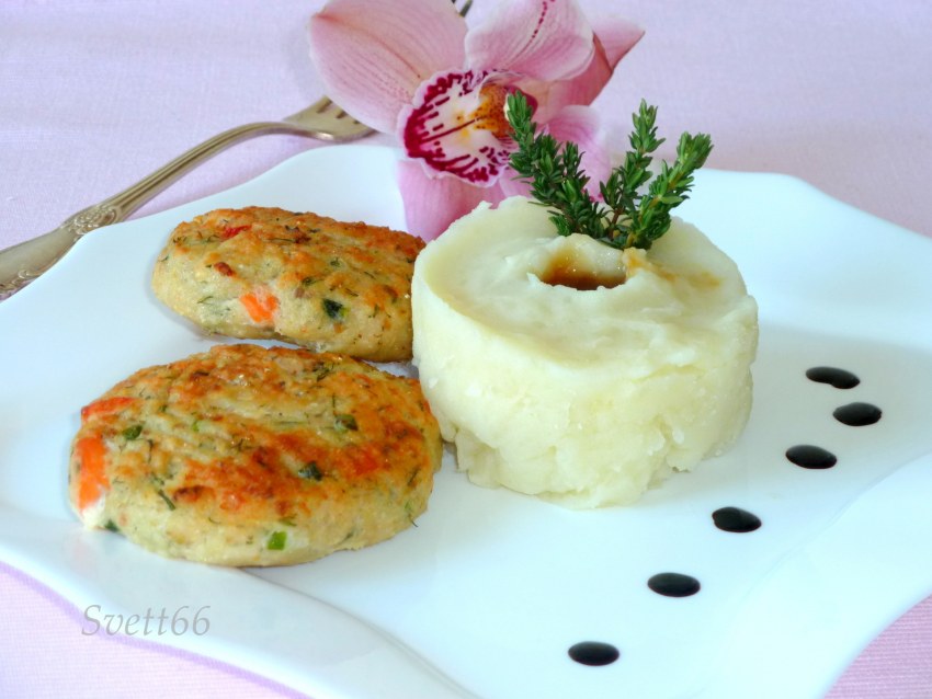 Рыбные котлеты с пюре