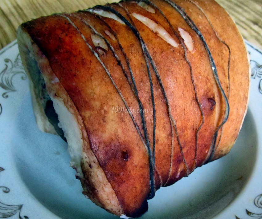 Рулет свиной из брюшины в луковой шелухе