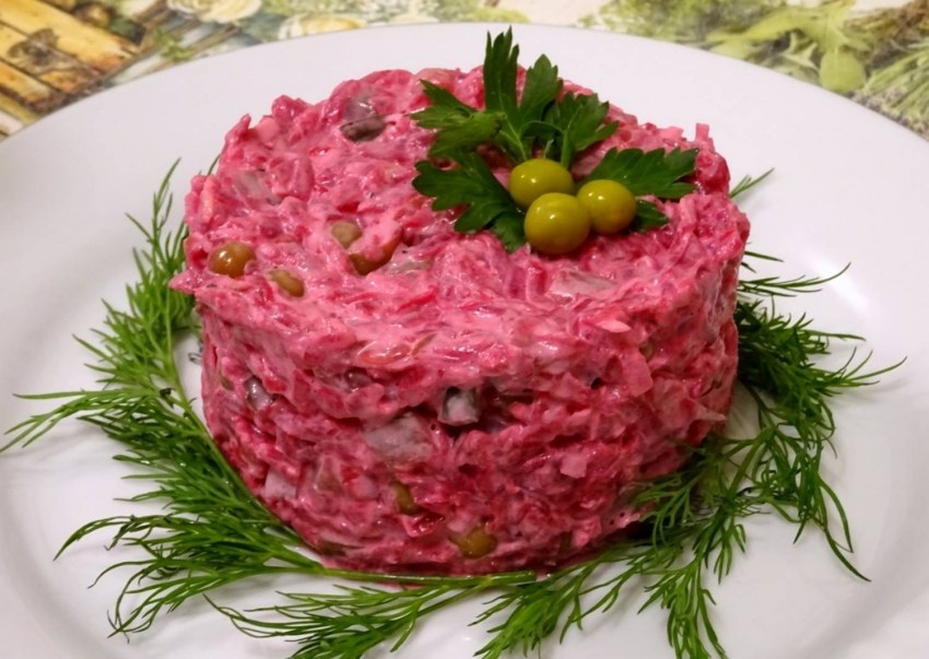 Салат Виолетта со свеклой