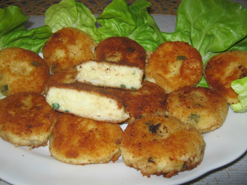 Рецепт мясных котлет с яйцом и сыром в добром утре