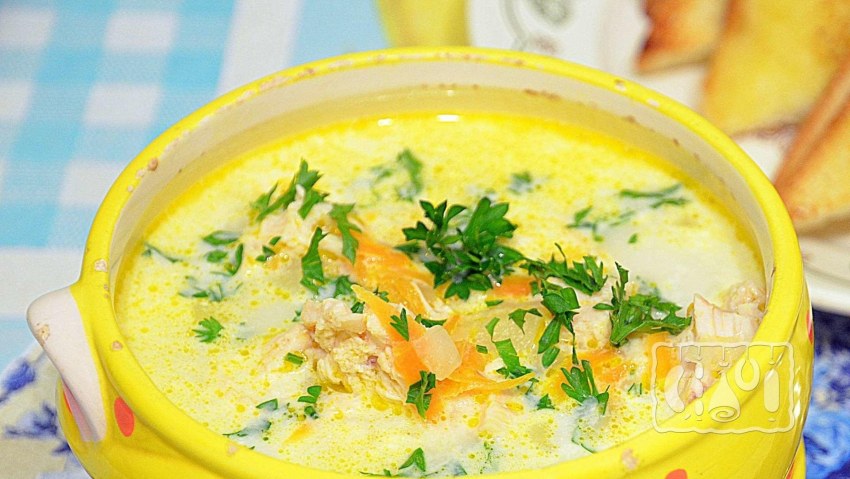 Куриный суп с плавленым сыром