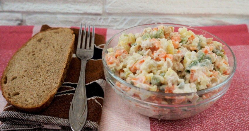 Постный салат с авокадо