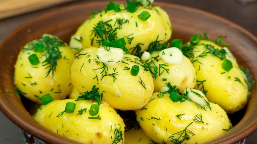 Отварной картофель с творогом