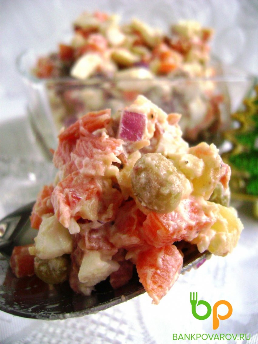 Салат с копченой кетой