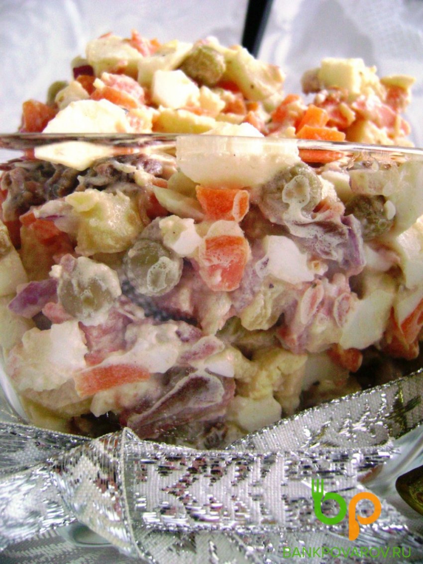 Салат с запеченой кетой
