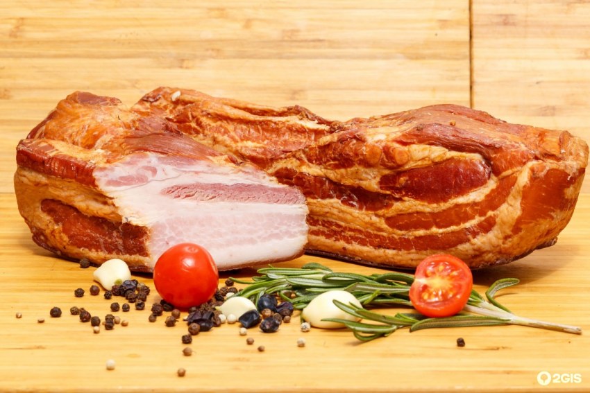 Грудинка свиная копченая