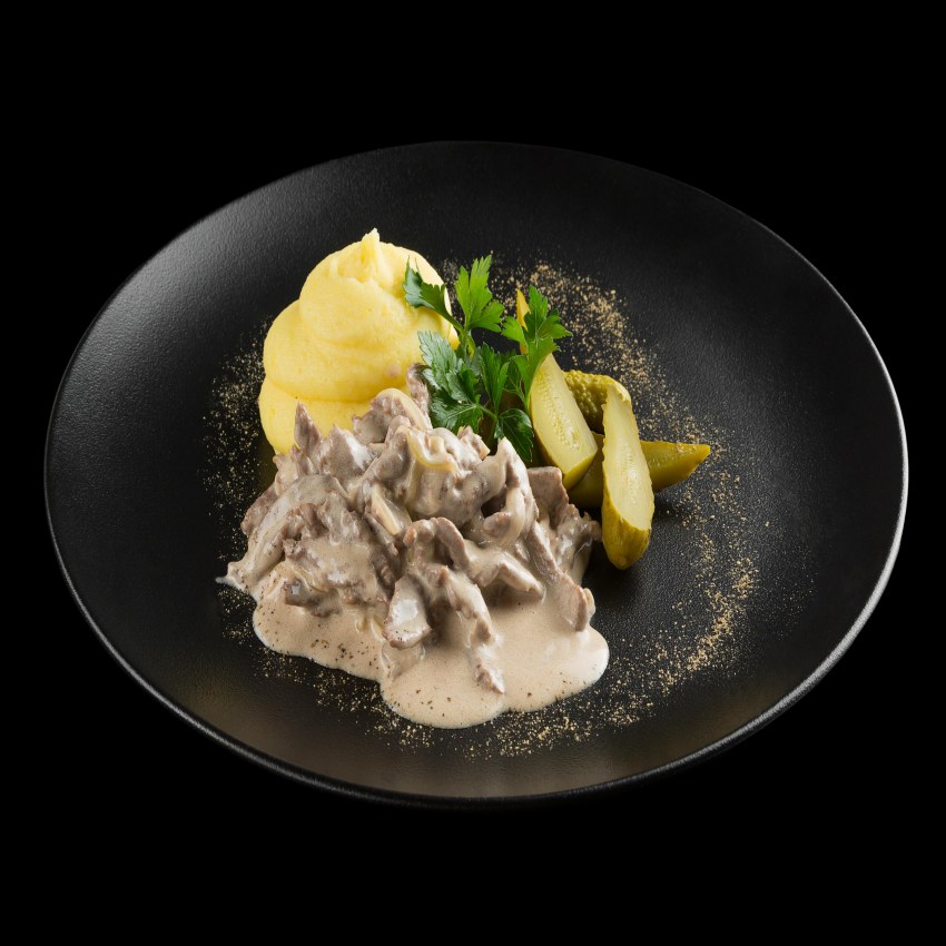 Бефстроганов с говядиной Beef Stroganoff