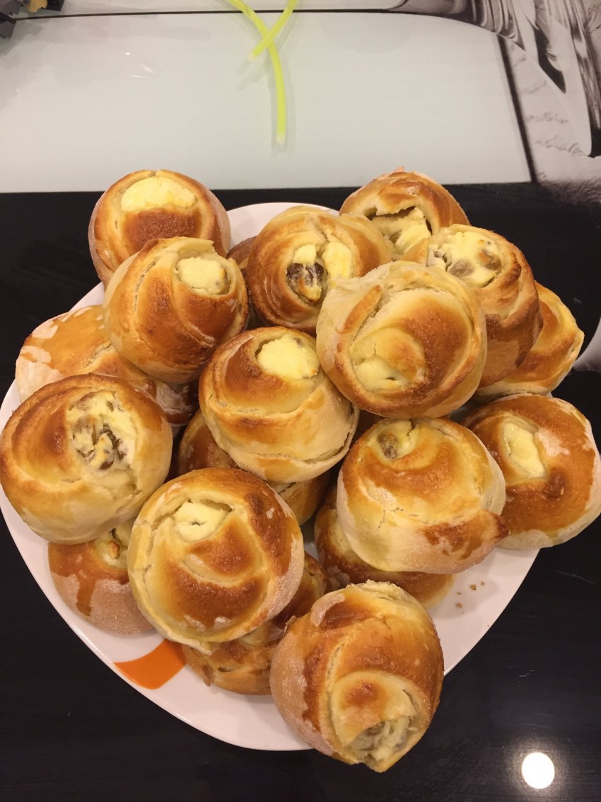 Булочки с творожной начинкой