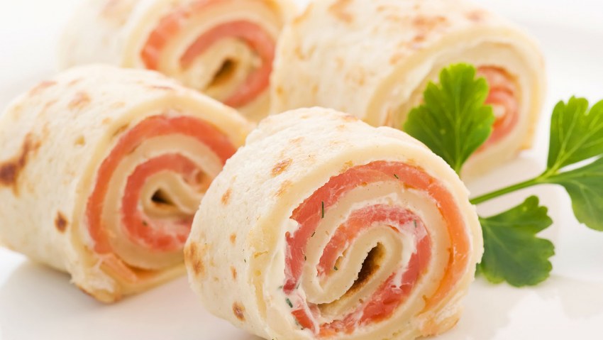 Ролл с ветчиной и сыром в лаваше