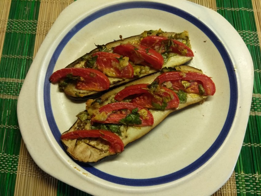 Баклажаны с грибами и сыром в духовке