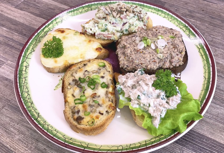 Бутерброды с яйцом и сыром