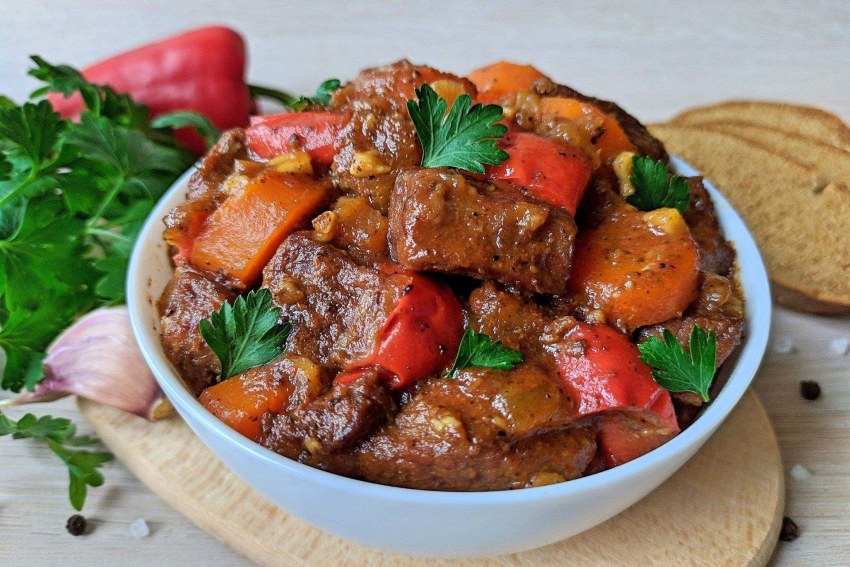 Гуляш с печени куриной