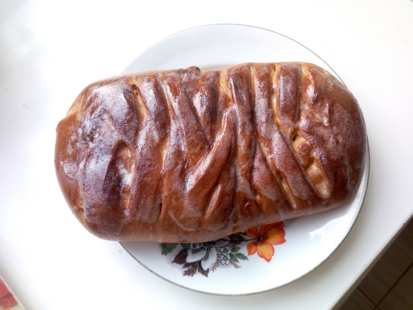 Кулебяка с картошкой и луком