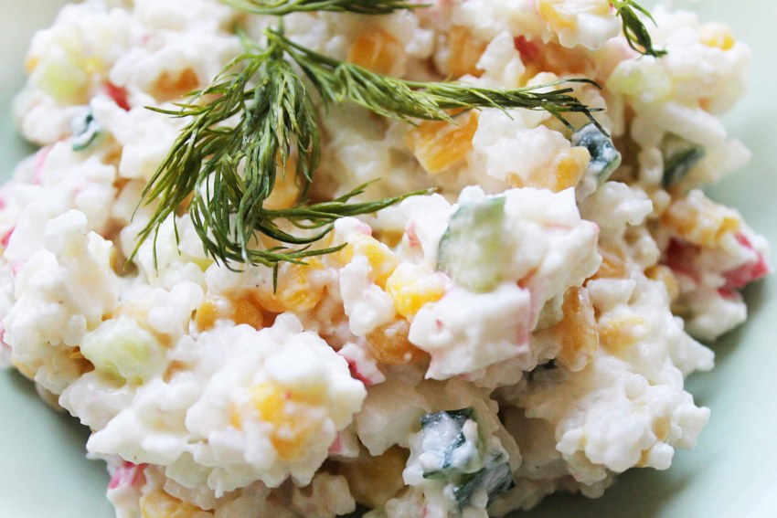 Салат морской с крабовыми палочками
