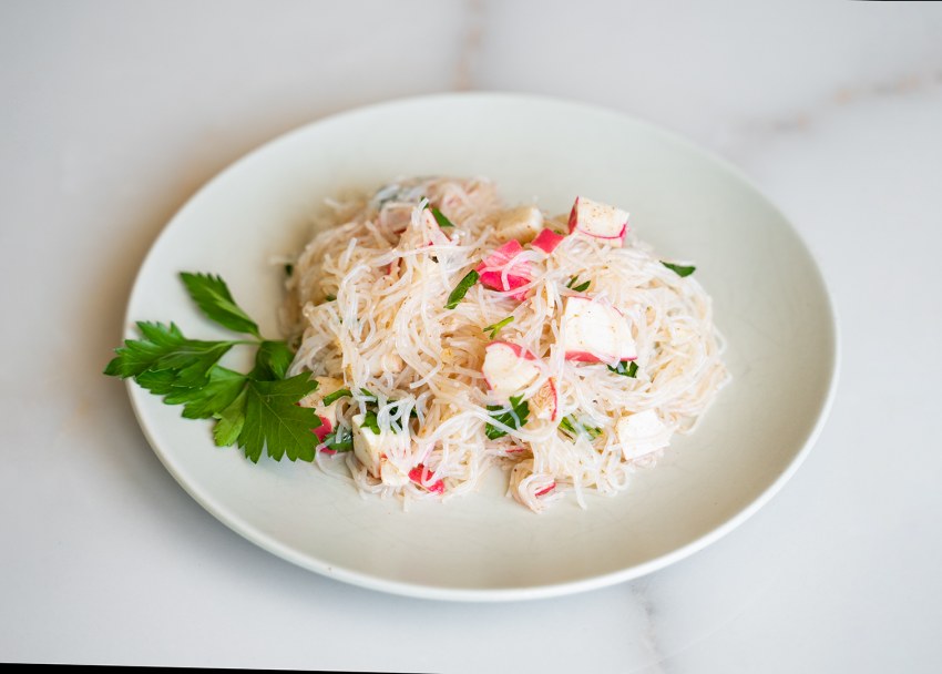 Салат крабовый с кукурузой