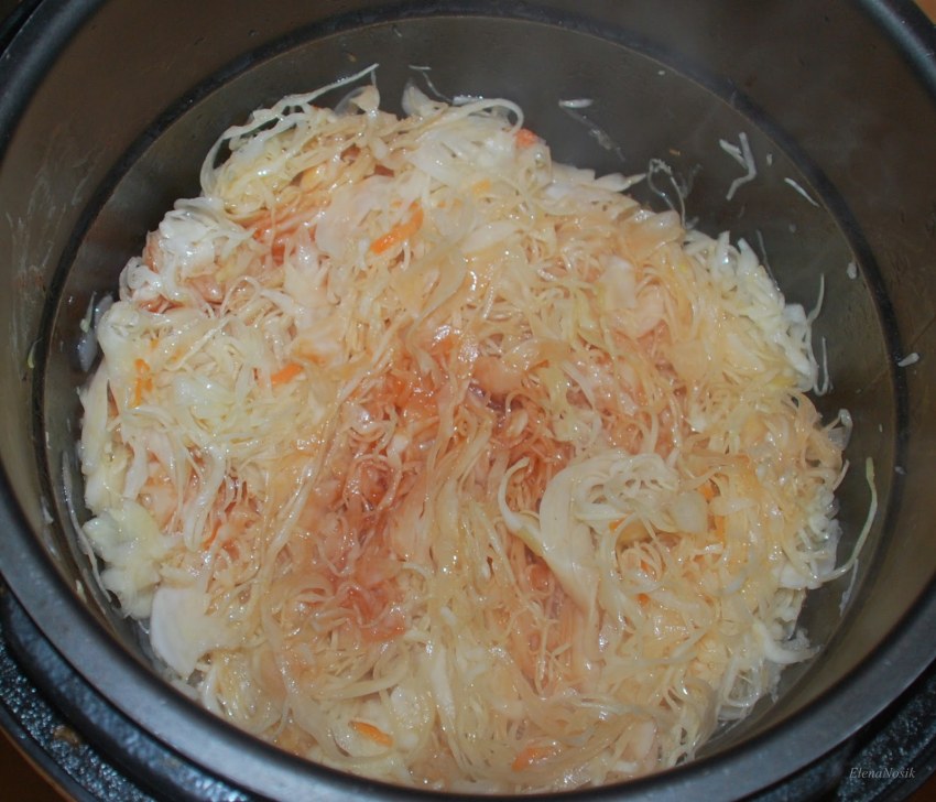 Тушёная капуста с курицей