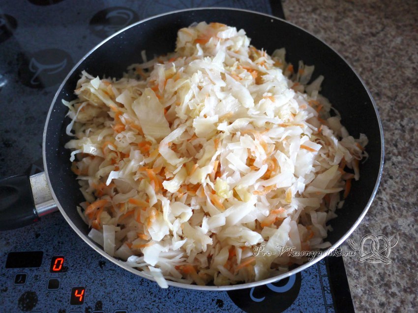 Квашеная капуста с грибами тушеная