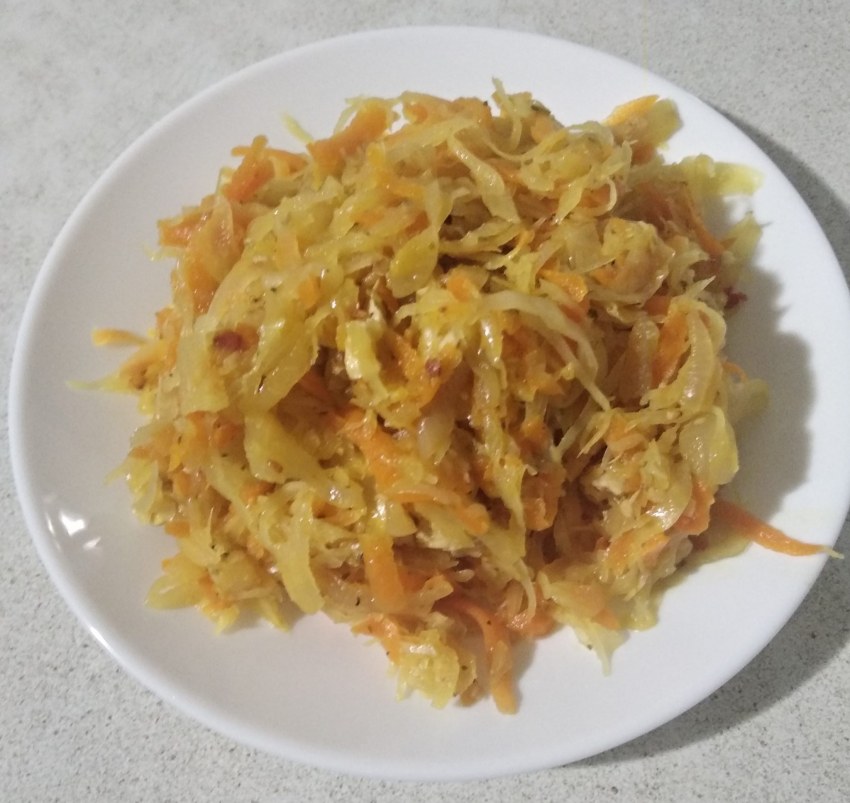 Постная тушеная капуста