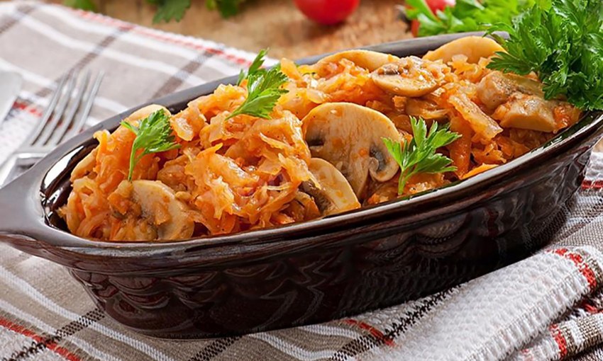 Капуста, тушеная по-богемски