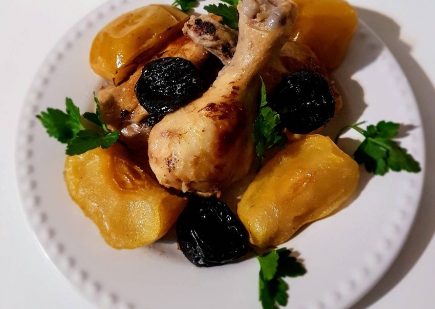Куриные рулетики с черносливом и курагой