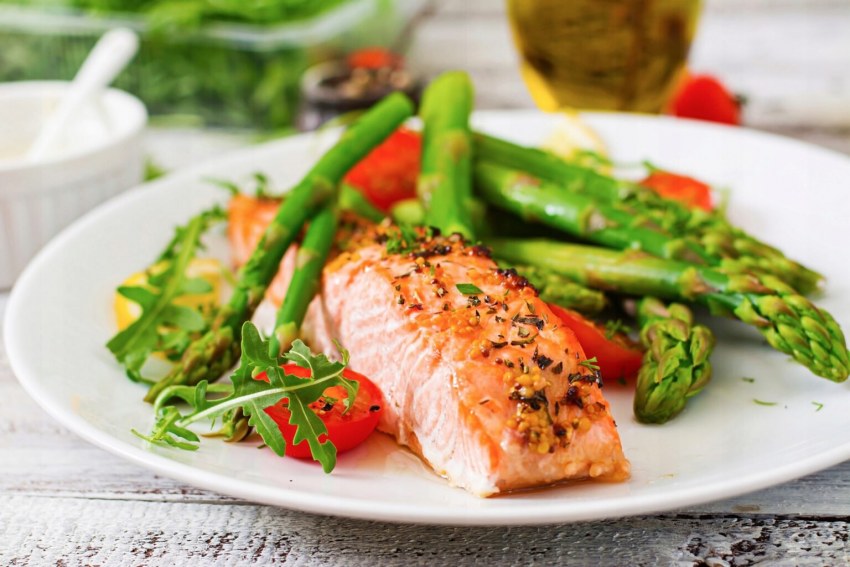 Филе Salmon со спаржей