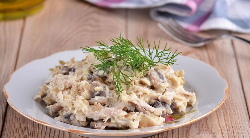 Салат с шампиньонами и сыром