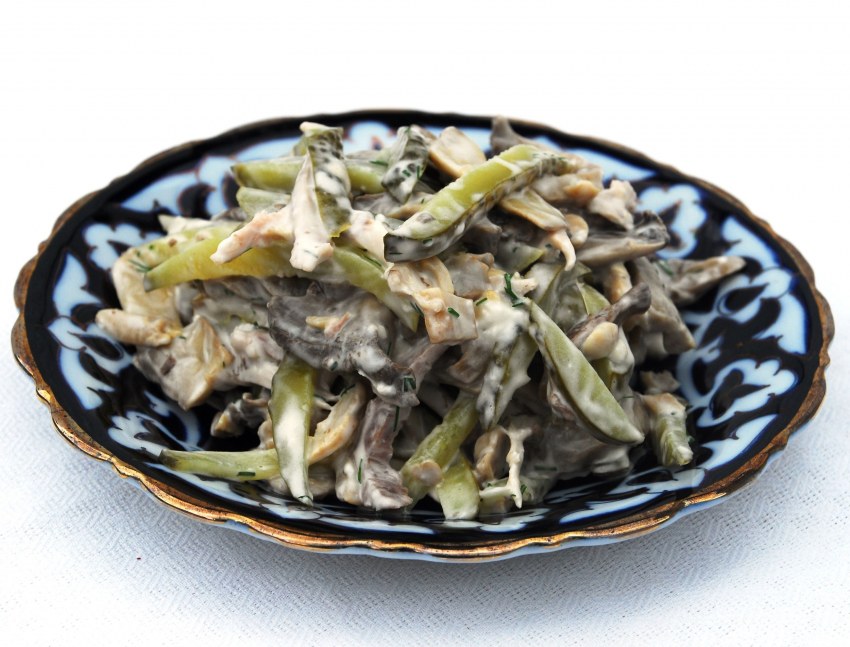 Салат с копченой курицей