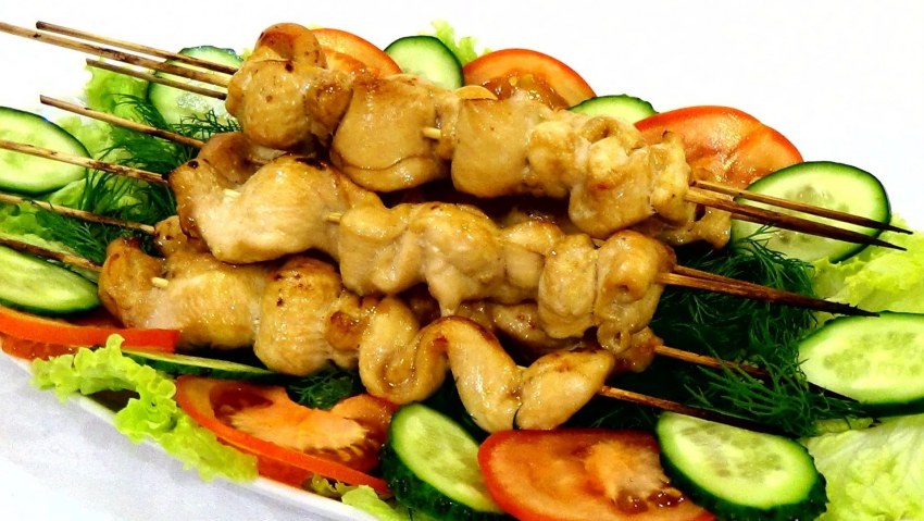Курица с ананасом шпажки