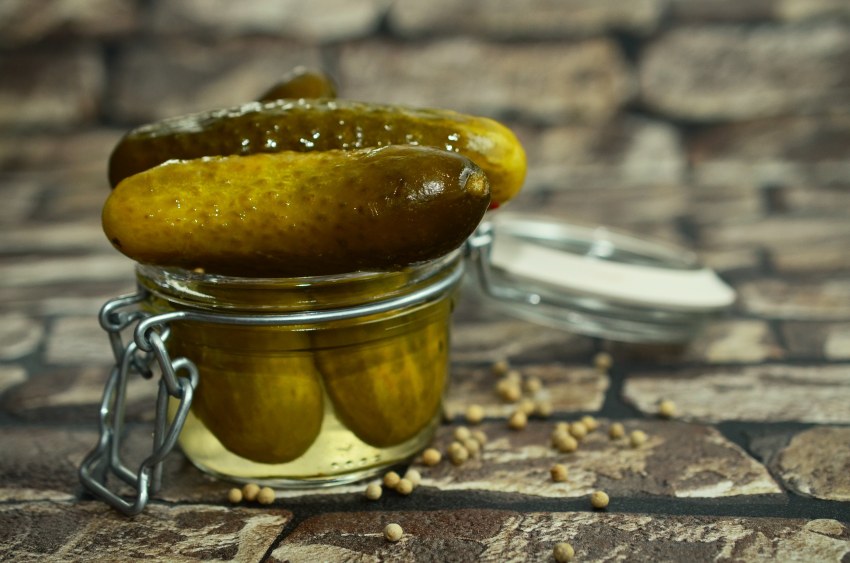 Огурцы в банке магазинные