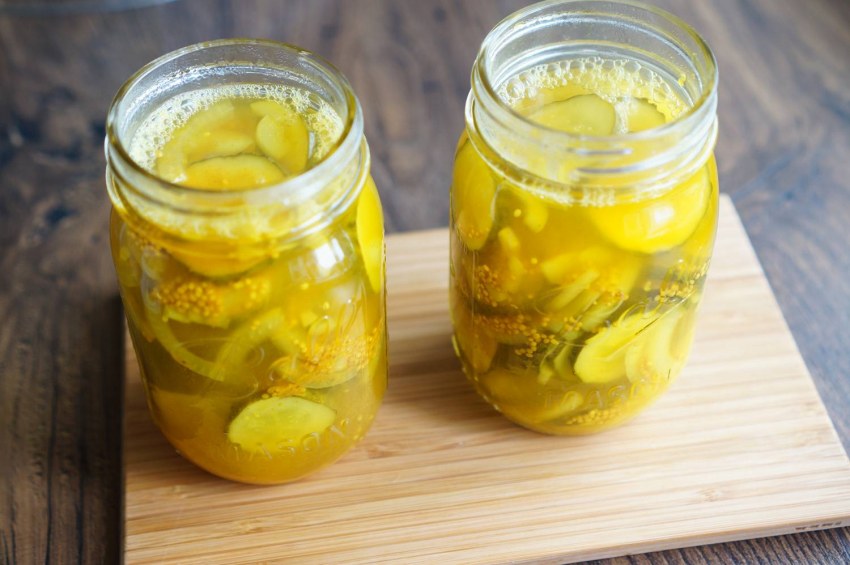 Огурцы с куркумой на зиму