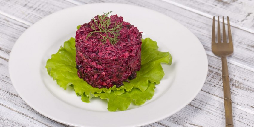 Свекольный салат с сыром