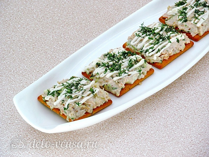 Закуска из рыбных консервов