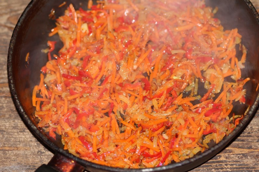 Лечо из кабачков и болгарского перца с помидорами