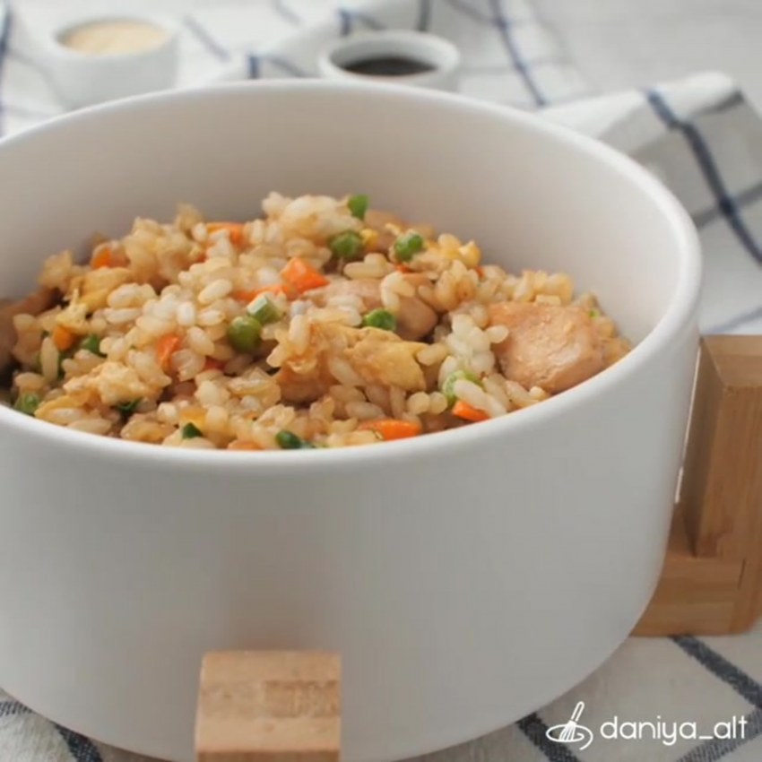 Фрайд Райс с яйцом и овощами