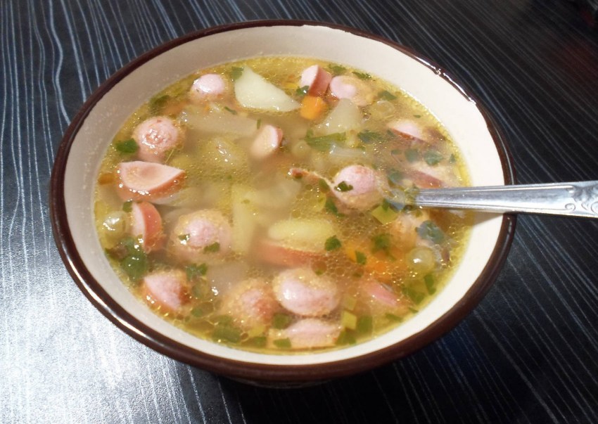 Картофельный суп с сосисками