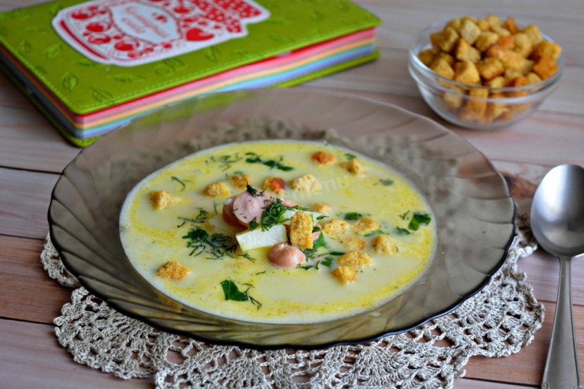 Фасолевый суп с сосисками