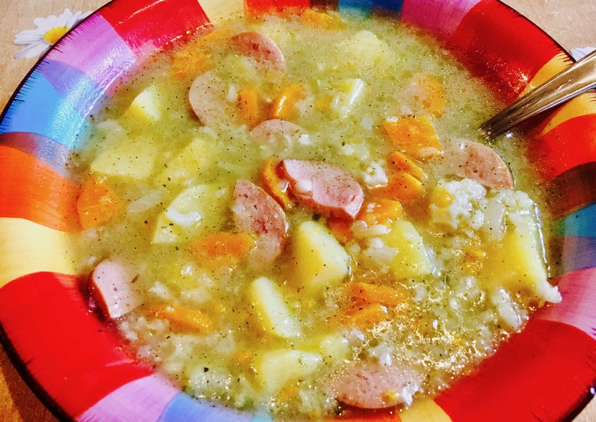 Суп с сосисками и рисом