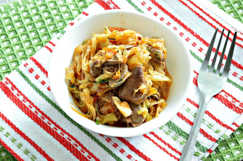 Капуста тушеная с овощами