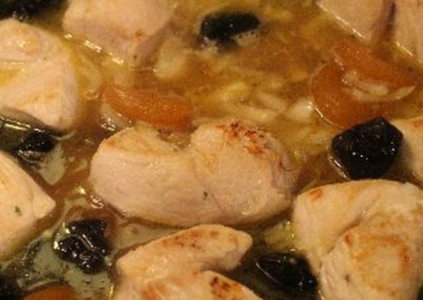 Куринныйрулет с черносливом