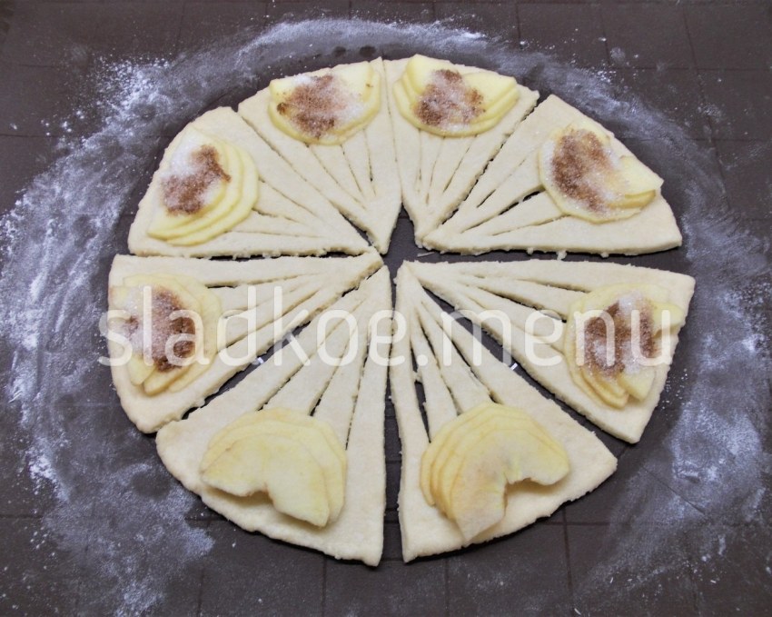 Слойка с яблоками